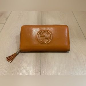 Gucci Soho leather wallet orange